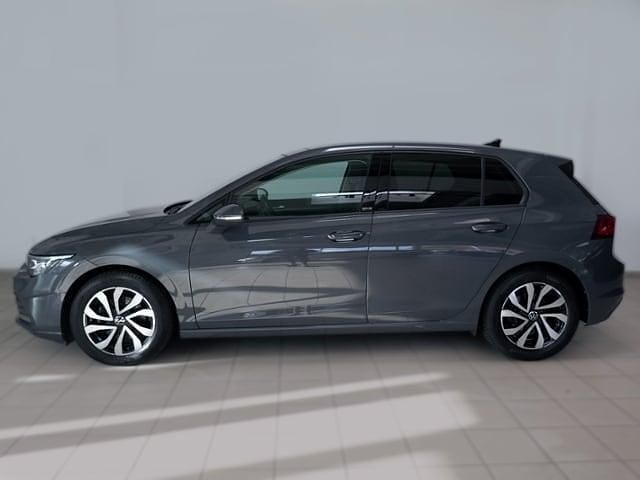 Gebraucht VW Golf VIII Active 150 PS (110 kW) 2022 Delfingrau metallic Limousine