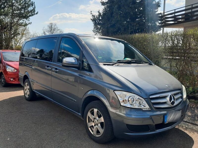 Grau Gebraucht 2011 Mercedes Viano Edition Van / Kleinbus | 17.700 € (Fairer Preis) - Bild 1/4
