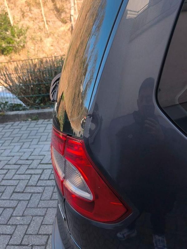 Gebraucht Ford Galaxy Titanium 163 PS (119 kW) 2010 Grau Van / Kleinbus