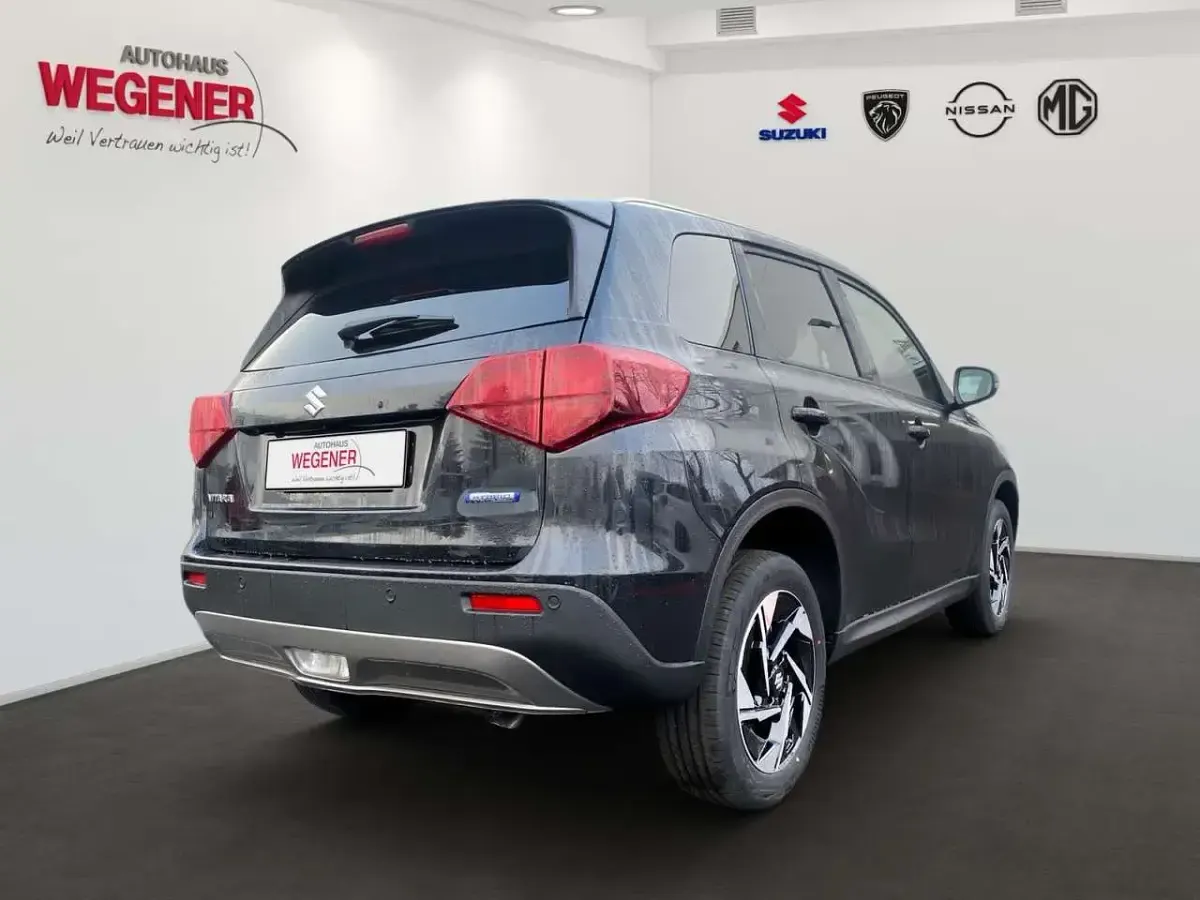 Gebraucht Suzuki Vitara Comfort+ 129 PS (94 kW) 2025 Schwarz SUV