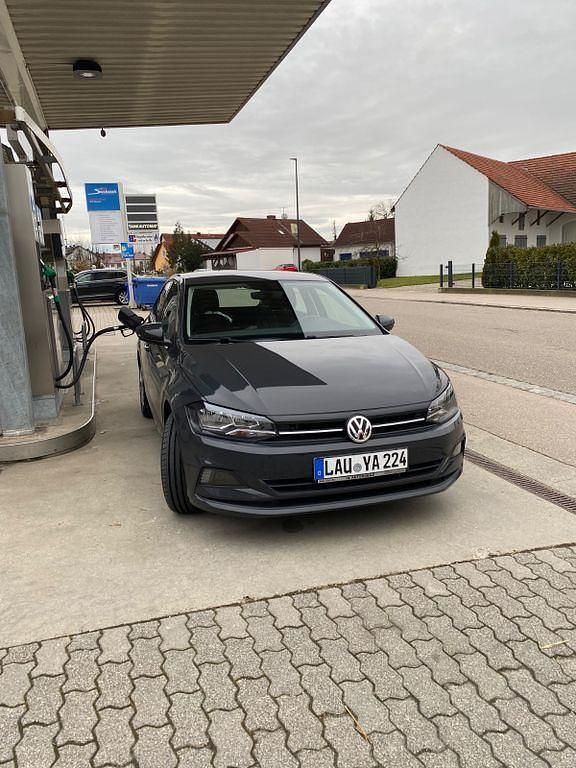 Gebraucht VW Polo Comfortline 95 PS (69 kW) 2018 Grau Kleinwagen