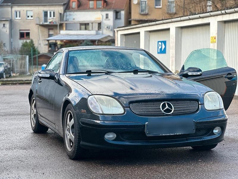 Schwarz Gebraucht 2004 Mercedes 230 Coupé | 3.500 € - Bild 1/4