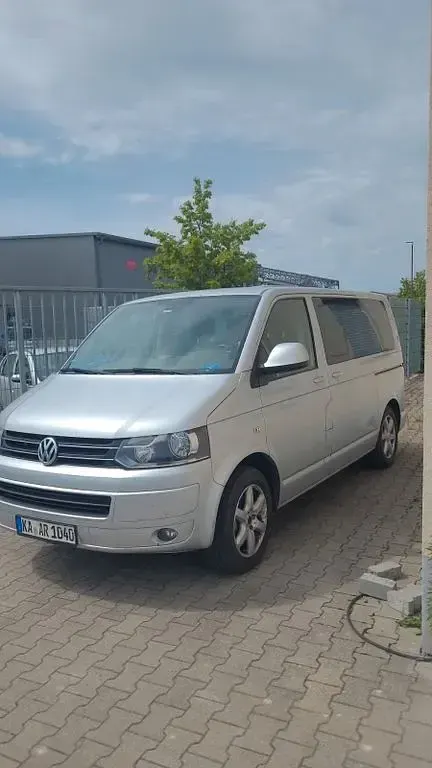 Gebraucht VW Caravelle Comfortline 180 PS (132 kW) 2014 Silber Van