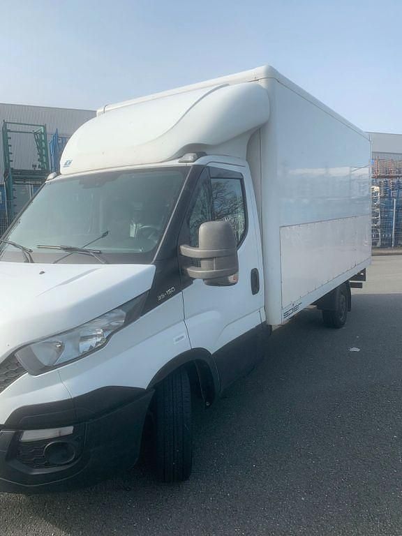 Gebraucht Iveco Daily 145 PS (106 kW) 2016 Weiß Van