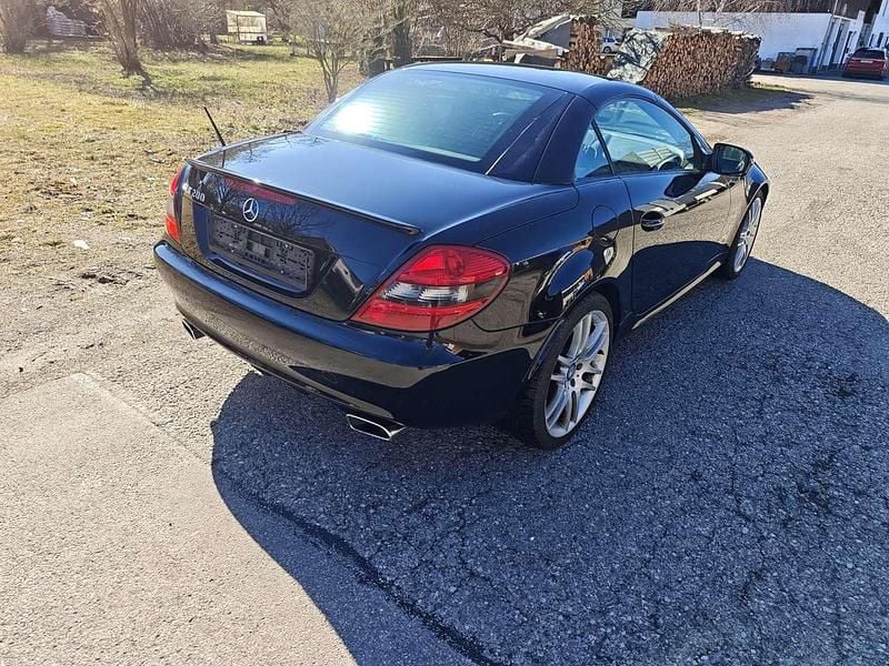 Second-hand Mercedes SLK200 184 CP (135 kW) 2008 Negru Cabrio