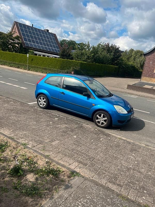Blau Gebraucht 2005 Ford Fiesta Kleinwagen | 1.750 € (Teuer) - Bild 1/4