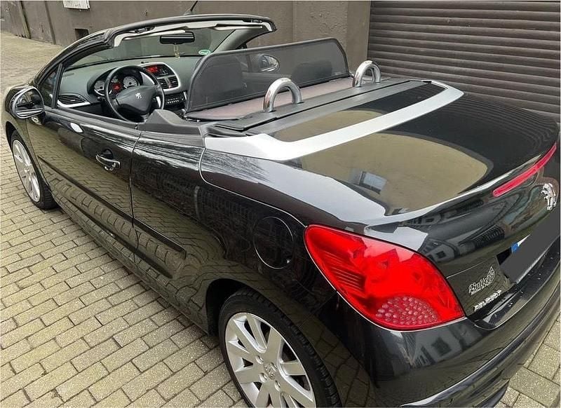Schwarz Gebraucht 2009 Peugeot 207 CC Premium Cabrio | 2.450 € (Superpreis) - Bild 1/4
