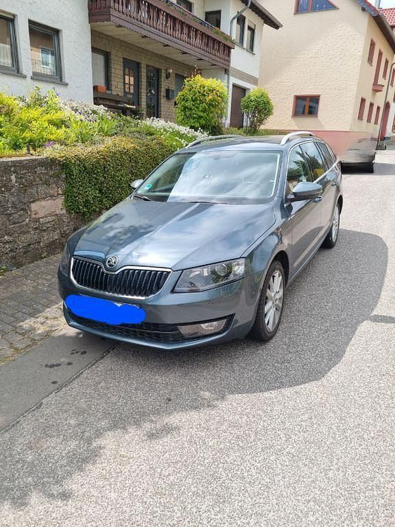 Grau Gebraucht 2015 Skoda Octavia Ambition Kombi | 8.000 € (Superpreis) - Bild 1/4