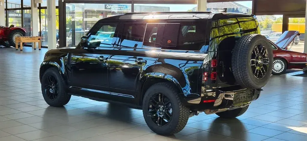 Gebraucht Land Rover Defender SE Dynamic 249 PS (183 kW) 2025 Schwarz SUV