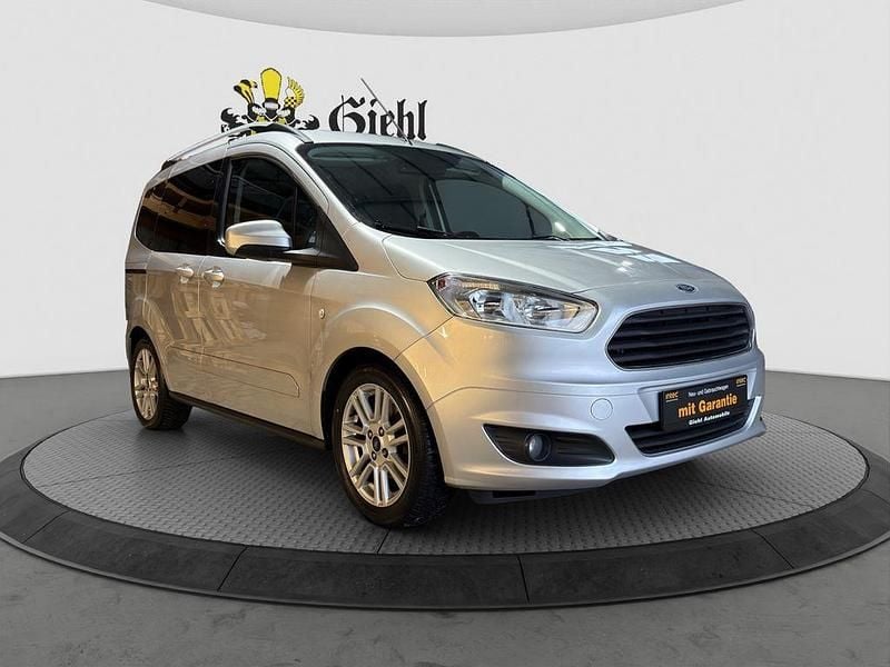 Silber Gebraucht 2018 Ford Tourneo Courier Titanium Van / Kleinbus | 10.190 € (Guter Preis) - Bild 1/4