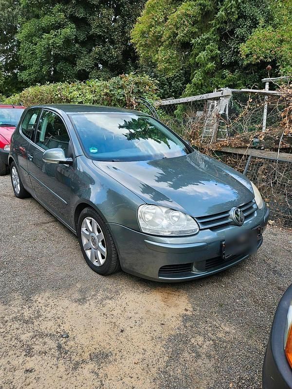 Grün Gebraucht 2005 VW Golf V Kleinwagen | 1.600 € (Fairer Preis) - Bild 1/2