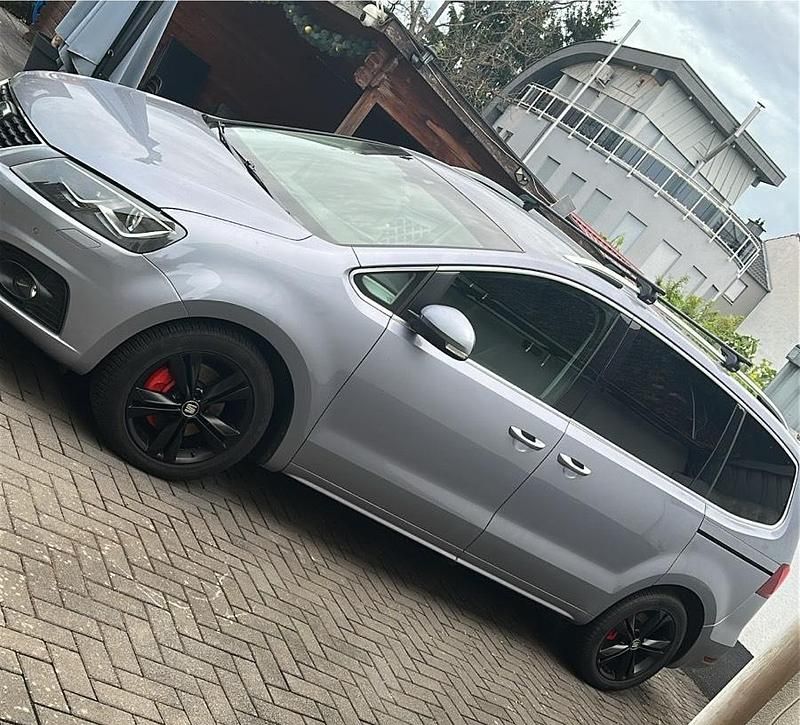 Andere farben Gebraucht 2020 Seat Alhambra XCELLENCE Van / Kleinbus | 24.900 € - Bild 1/2