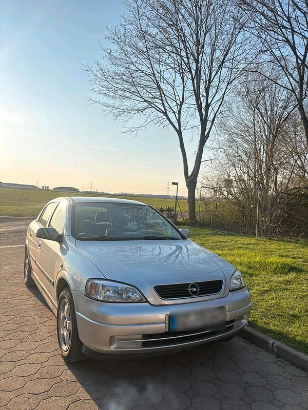 Gebraucht Opel Astra 84 PS (61 kW) 2002 Silber Kleinwagen