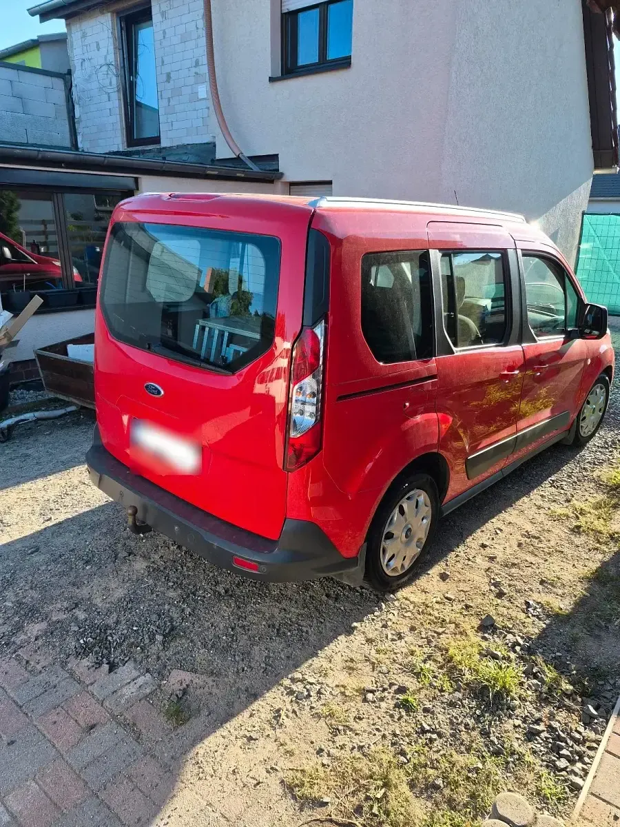 Gebraucht Ford Tourneo 101 PS (74 kW) 2015 Rot Van / Kleinbus