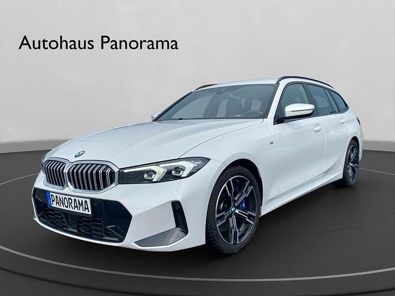 Weiß Gebraucht 2024 BMW 330 M Sport Limousine | 35.990 € - Bild 1/4