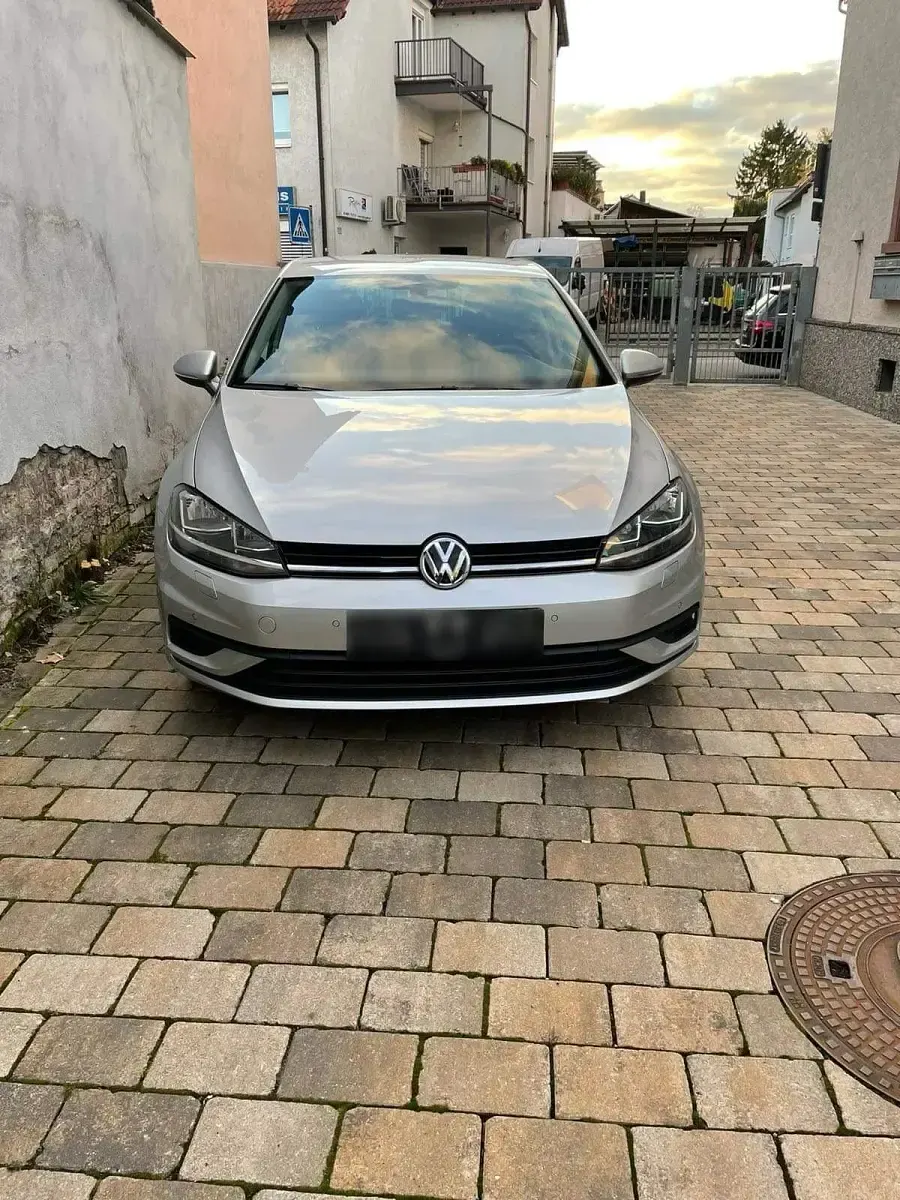 Gebraucht VW Golf VII 116 PS (85 kW) 2019 Silber Kleinwagen