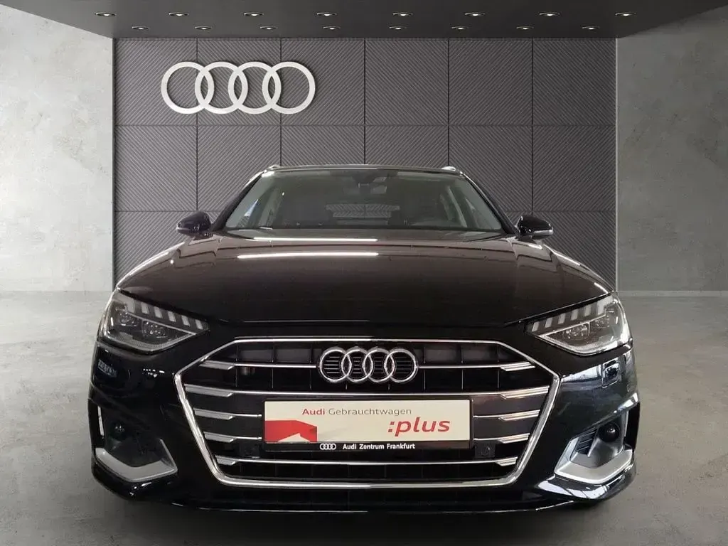 Używany Audi A4 Advanced 204 KM (150 kW) 2023 Czarny Kombi