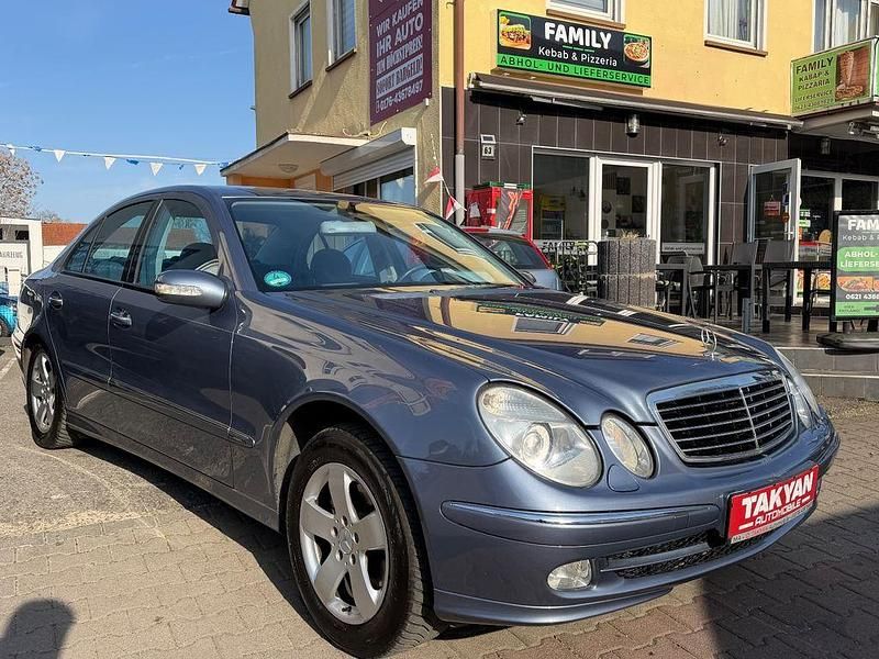 Gebraucht Mercedes E200 163 PS (119 kW) 2003 Blau Limousine