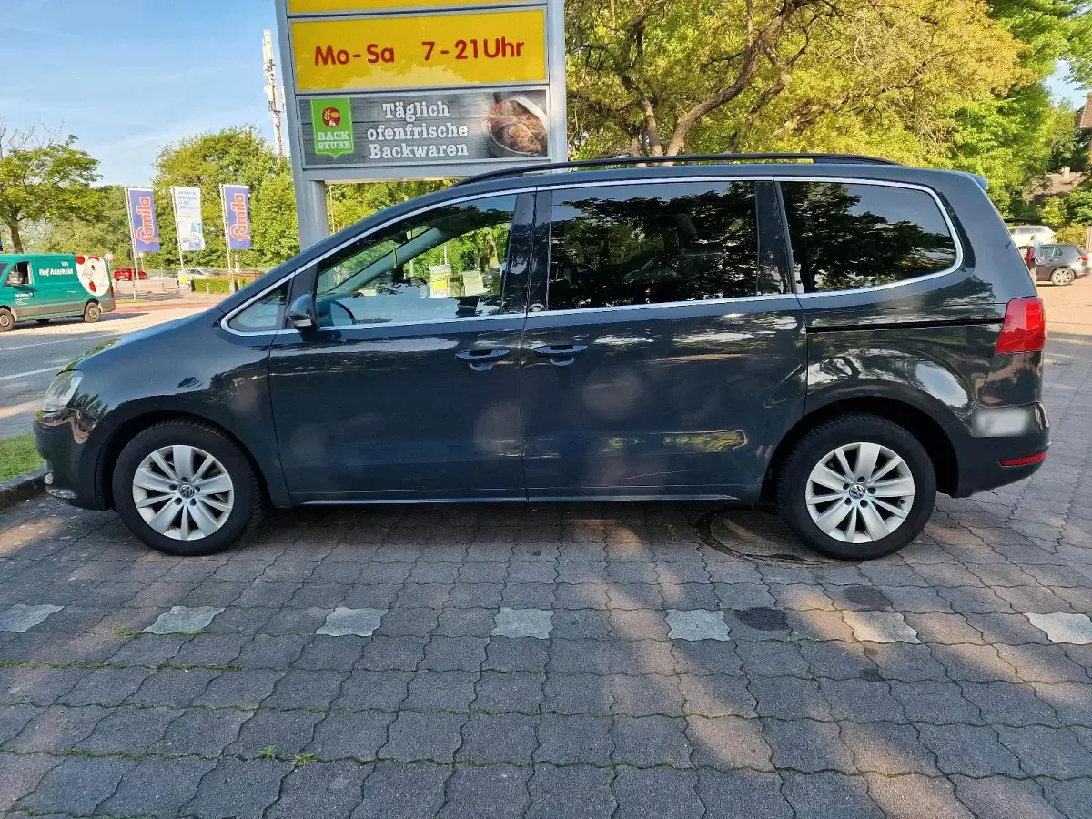Gebraucht VW Sharan 140 PS (102 kW) 2011 Grau Van / Kleinbus