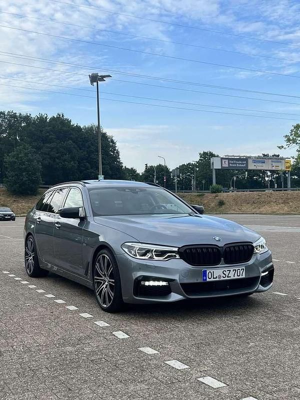 Gebraucht BMW 540 Sport Line 340 PS (250 kW) 2018 Grau Kombi