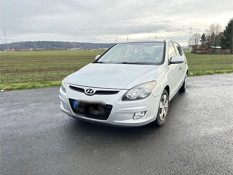 Silber Gebraucht 2009 Hyundai i30 Kombi | 2.500 € (Guter Preis) - Bild 1/4
