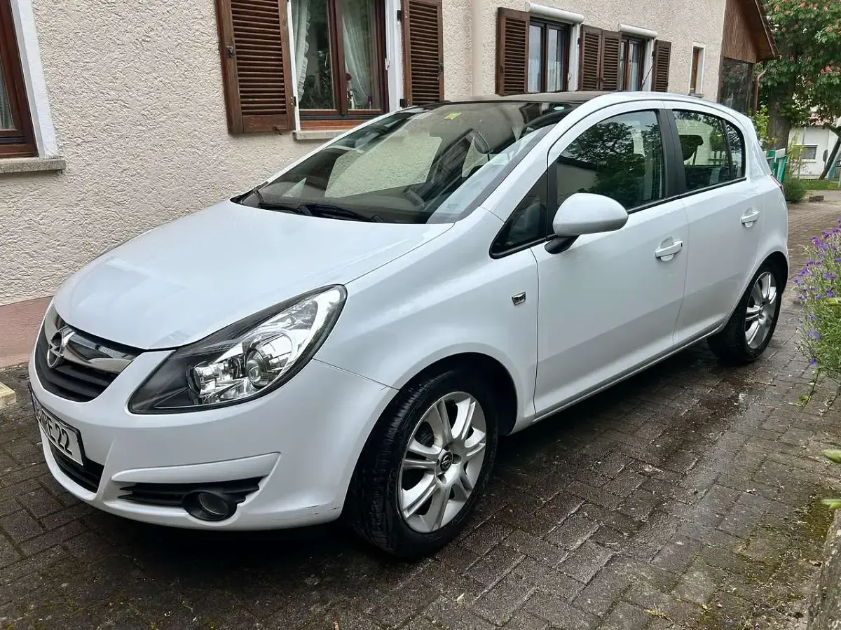 Gebraucht Opel Corsa Selection 87 PS (63 kW) 2010 Weiß Kleinwagen
