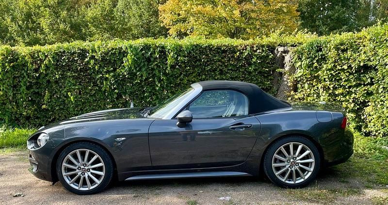 Gebraucht Fiat 124 Spider 140 PS (102 kW) 2019 Grau Cabrio