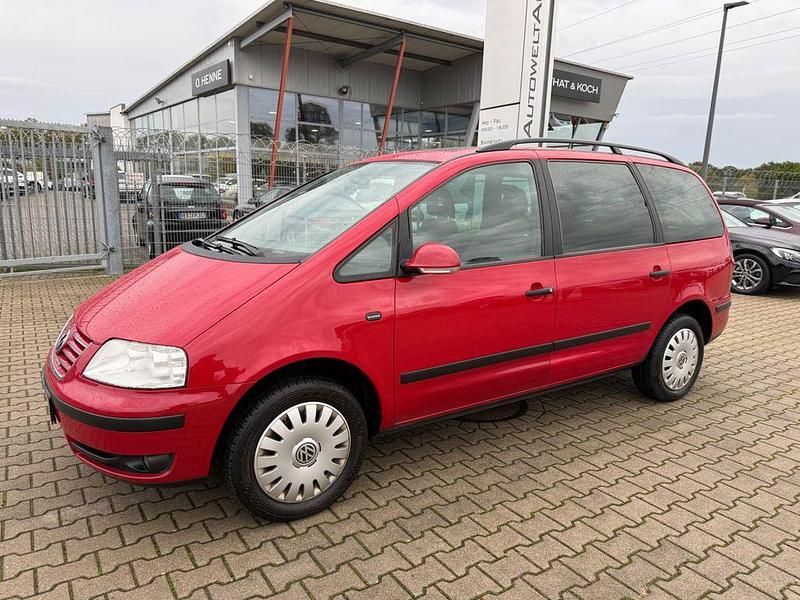 Gebraucht VW Sharan Trendline 116 PS (85 kW) 2009 Rot Van / Kleinbus