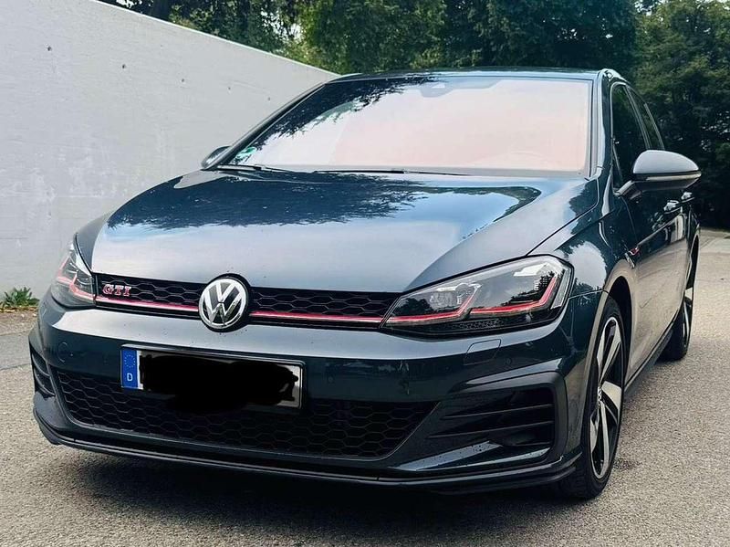 Blau Gebraucht 2020 VW Golf VIII GTI Limousine | 23.999 € (Guter Preis) - Bild 1/4