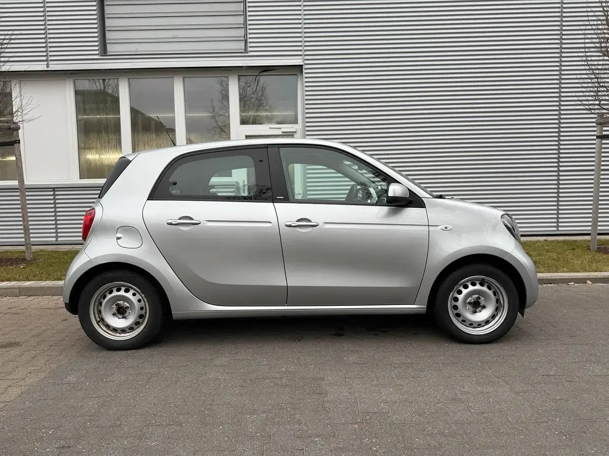 Gebraucht Smart ForFour Passion 90 PS (66 kW) 2015 Silber Kleinwagen