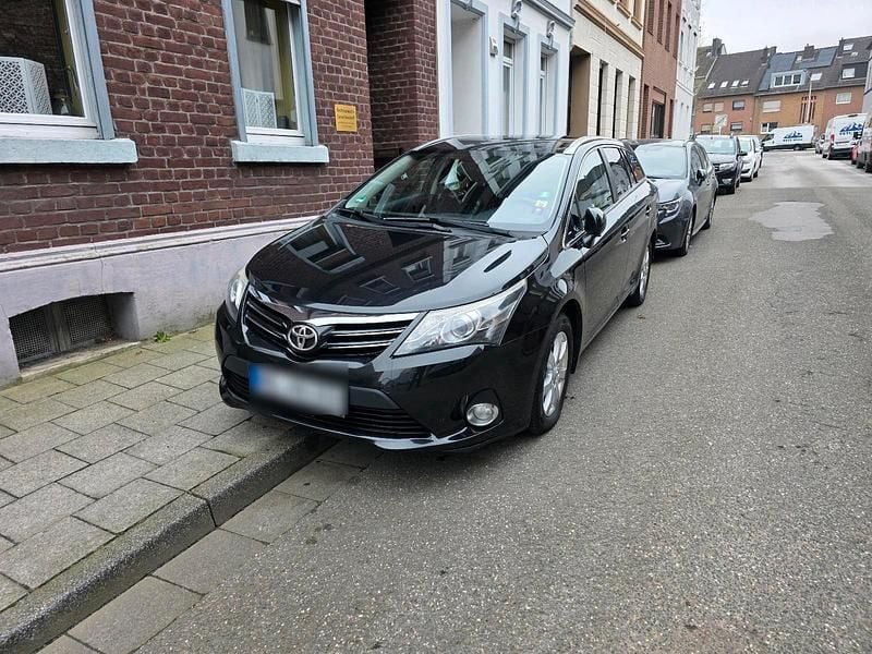Gebraucht Toyota Avensis 147 PS (108 kW) 2012 Schwarz Kombi