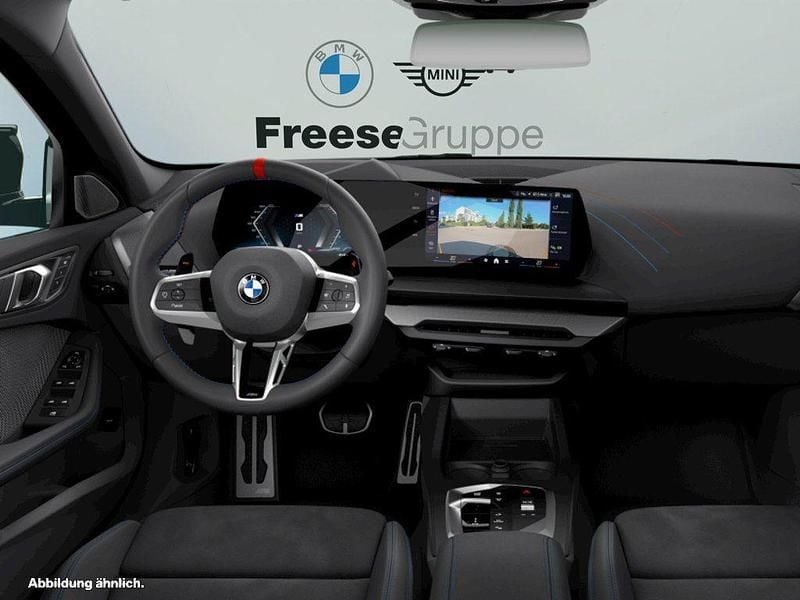 Neu BMW M135 Performance 300 PS (220 kW) 2026 Silber Kleinwagen