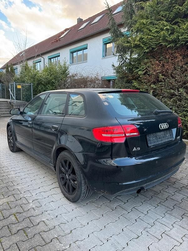 Gebraucht Audi A3 Ambiente 105 PS (77 kW) 2011 Schwarz Kleinwagen