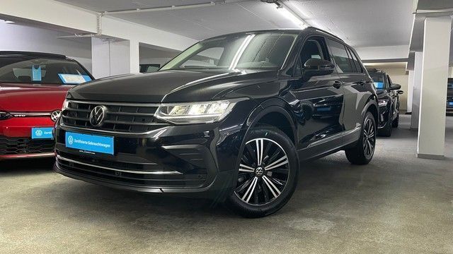 Deep black perleffekt Gebraucht 2023 VW Tiguan Life SUV | 26.480 € (Superpreis) - Bild 1/4
