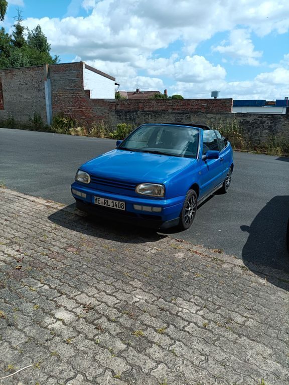 Blau Gebraucht 1997 VW Golf Cabriolet Cabrio | 1.300 € (Superpreis) - Bild 1/4