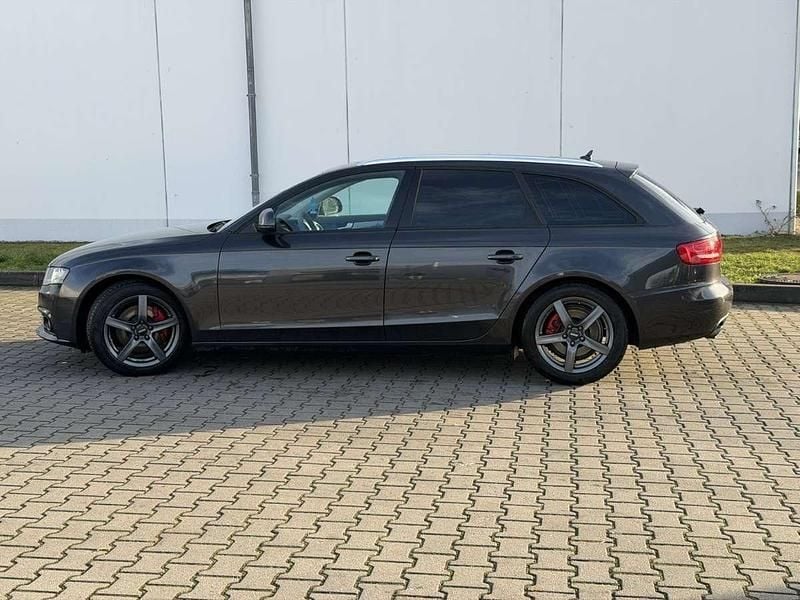 Używany Audi A4 190 KM (139 kW) 2010 Niebieski Kombi