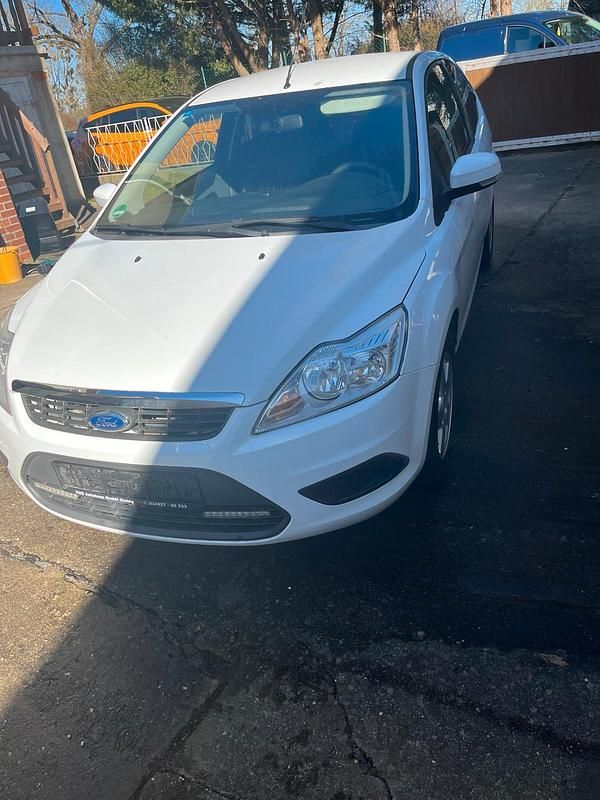 Gebraucht Ford Focus 80 PS (58 kW) 2009 Weiß Kleinwagen