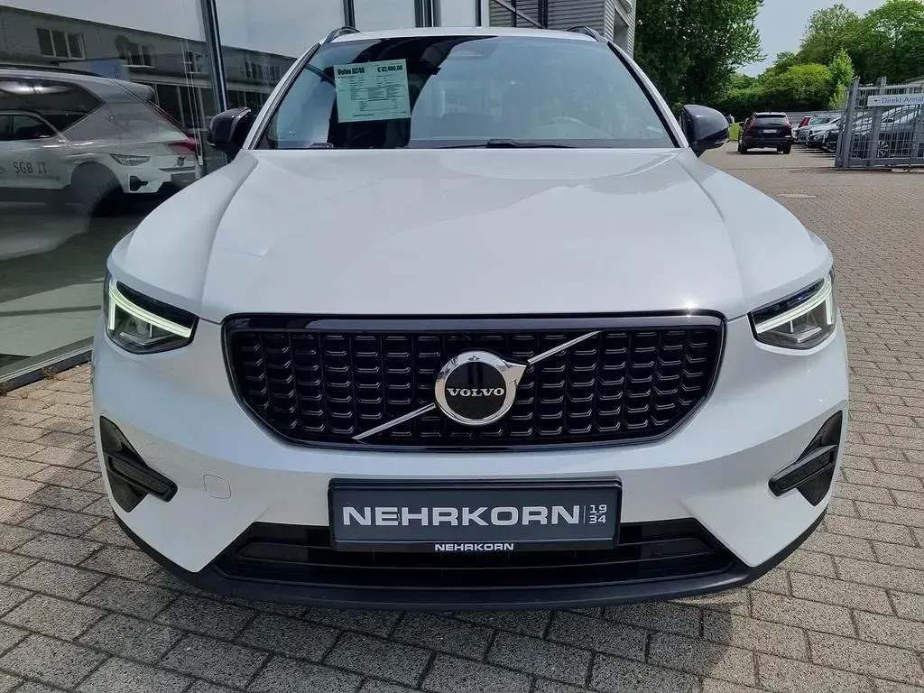 Gebraucht Volvo XC40 Plus 197 PS (144 kW) 2023 Weiß SUV