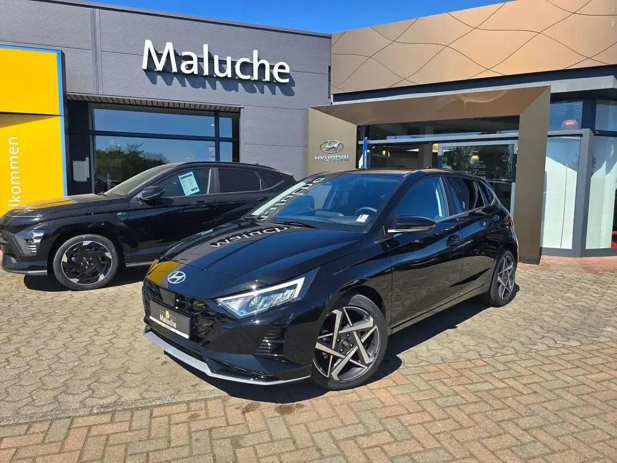 Neu Hyundai i20 Prime 101 PS (74 kW) 2025 Phantom black / met Limousine