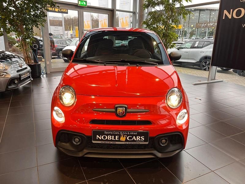 Używany Abarth 695 179 KM (131 kW) 2024 Pomarańczowy Hatchback