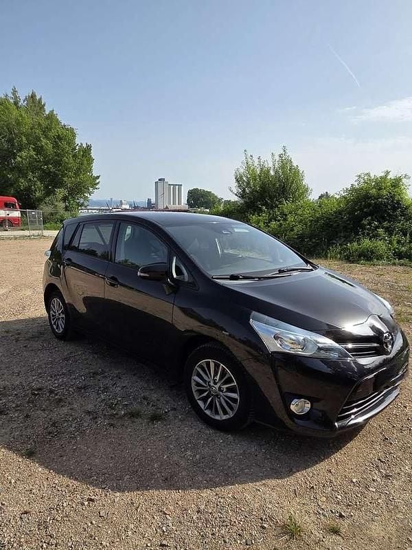 Gebraucht Toyota Verso Edition-S 147 PS (108 kW) 2017 Van / Kleinbus