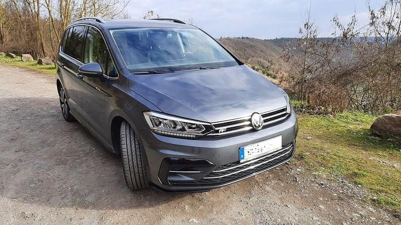 Gebraucht VW Touran Highline 150 PS (110 kW) 2019 Grau Van / Kleinbus