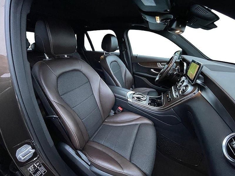 Gebraucht Mercedes GLC300 AMG 245 PS (180 kW) 2018 Citrinbraun metallic SUV