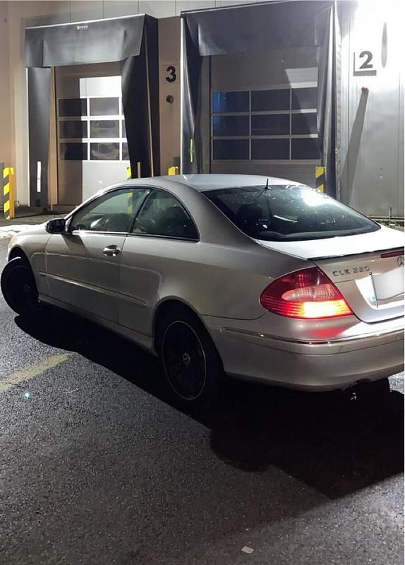 Gebraucht Mercedes CLK220 150 PS (110 kW) 2005 Grau Limousine