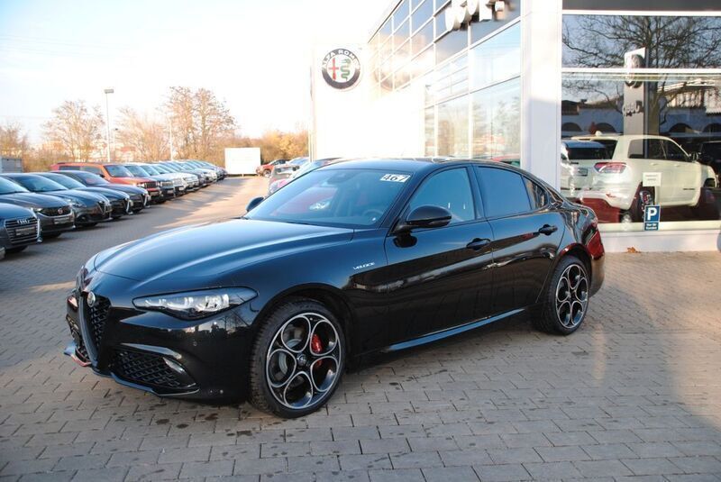 Gebraucht Alfa Romeo Giulia Premium 280 PS (205 kW) 2022 Nero vesuvio metallic Limousine