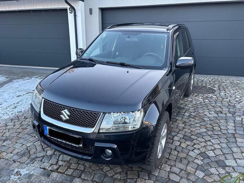 Schwarz Gebraucht 2006 Suzuki Grand Vitara Comfort SUV | 5.600 € (Fairer Preis) - Bild 1/4