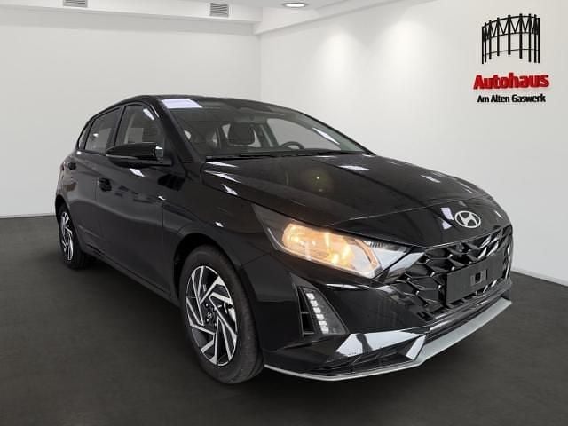 Neu Hyundai i20 101 PS (74 kW) 2025 Schwarz Kleinwagen