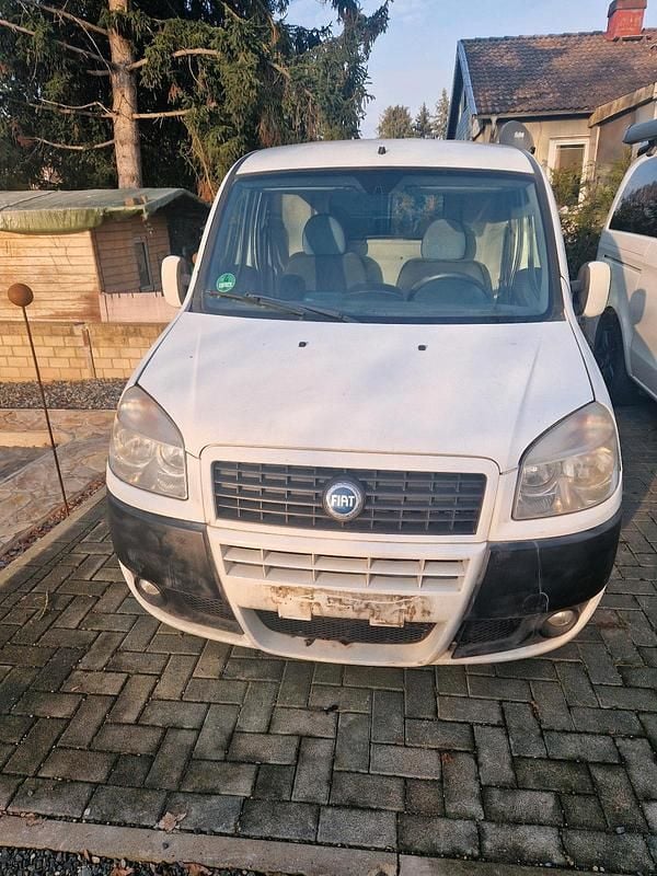 Weiß Gebraucht 2010 Fiat Doblò Van / Kleinbus | 750 € (Superpreis) - Bild 1/4