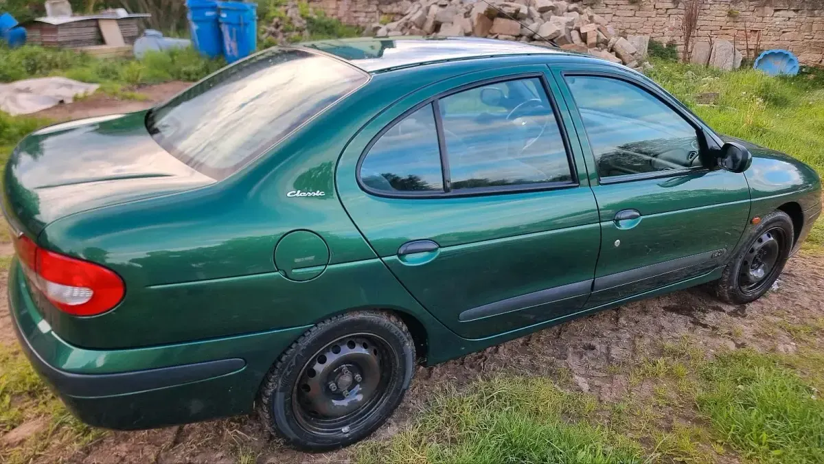 Brugt Renault Mégane 107 HK (78 kW) 1999 Grøn Sedan