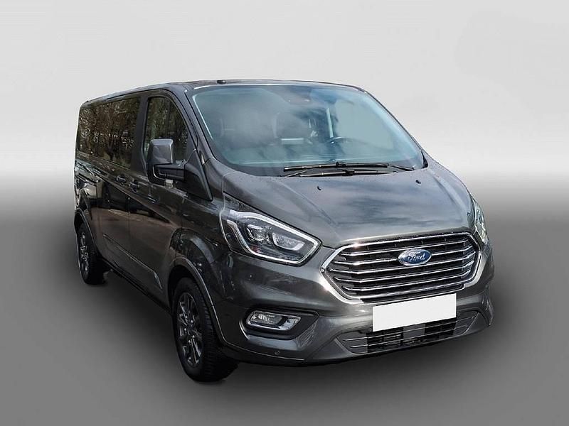 Gebraucht Ford Tourneo Titanium 131 PS (96 kW) 2019 Grau Kombi